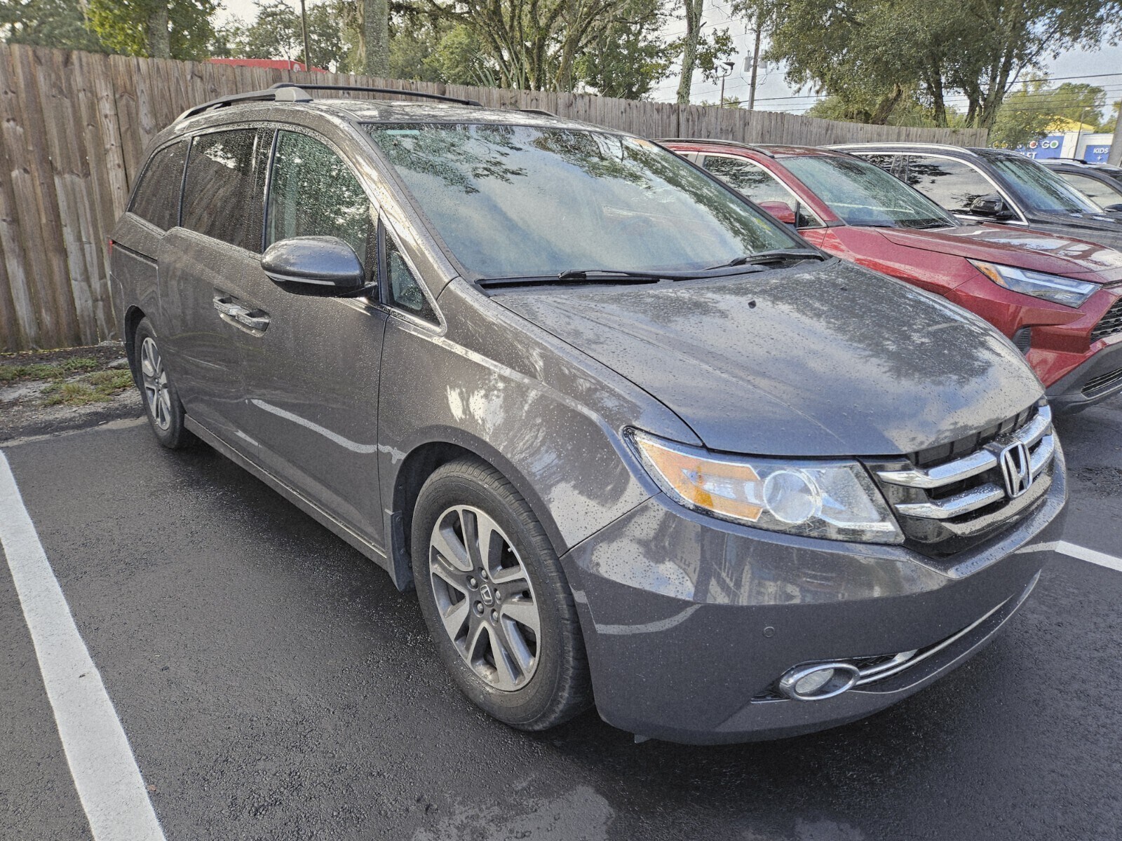 2015 Honda Odyssey Touring photo 3