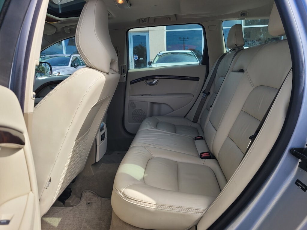 Used 2012 Volvo XC70 3.2 FWD w/Climate Package, Dual Stage Child Booster Seats, Technology Package Wagon