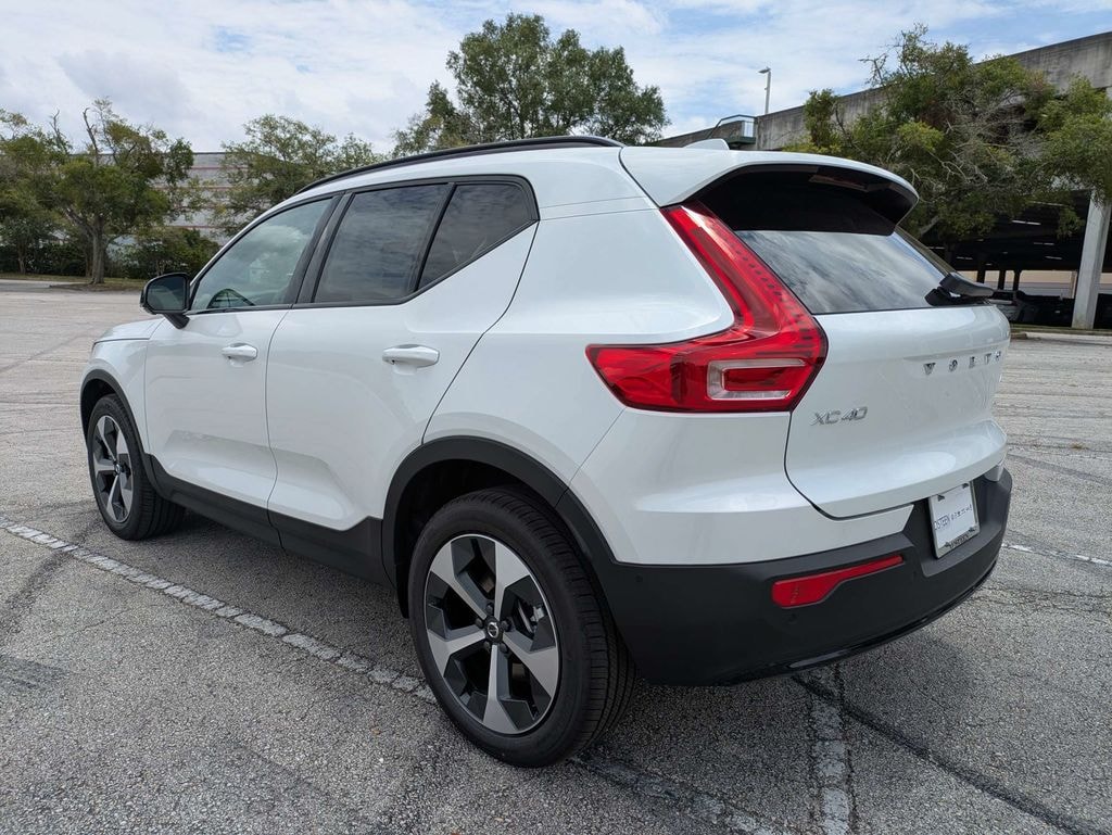 New 2026 Volvo XC40 B5 Plus SUV