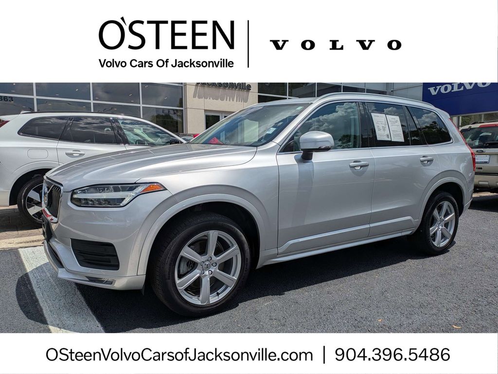 2022 Volvo XC90 T5 Momentum AWD's photo