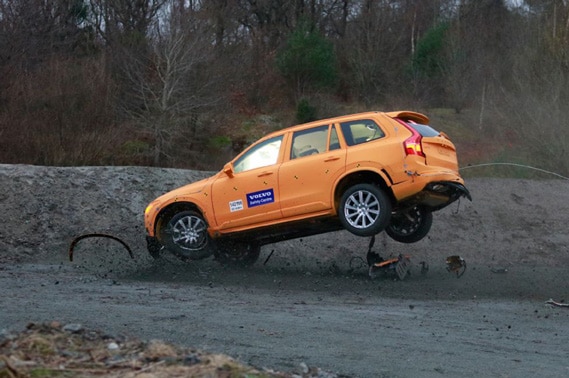 volvo-xc90-crash-test.jpg