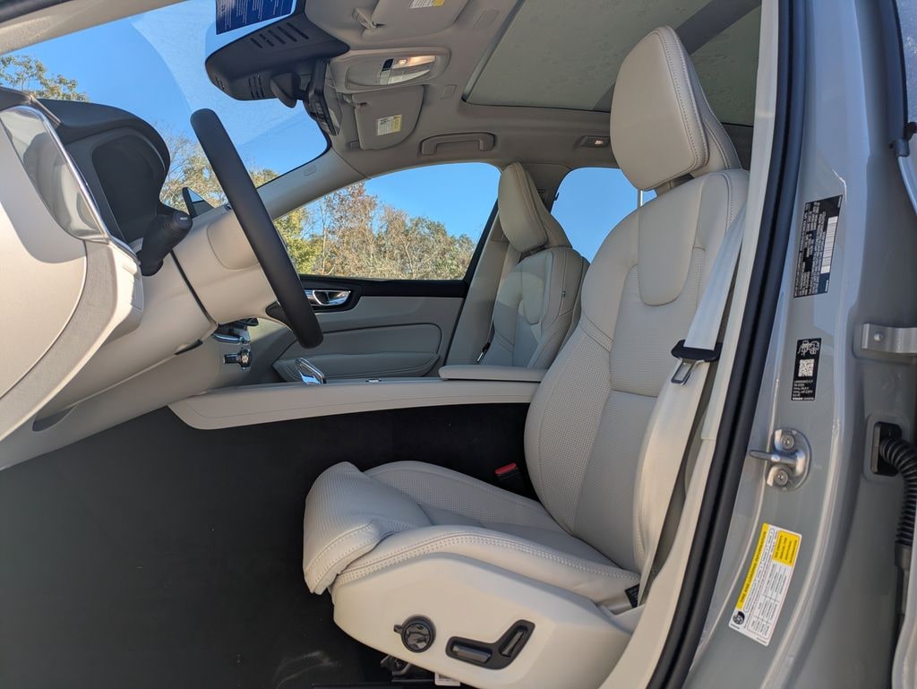New 2026 Volvo XC60 B5 Ultra SUV