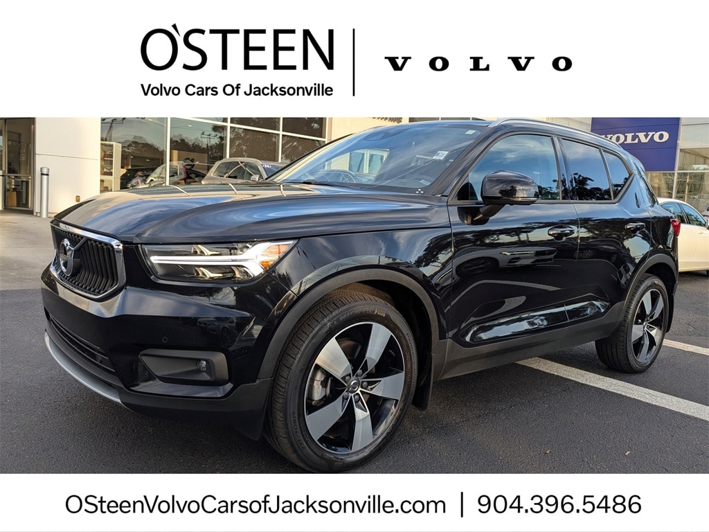Certified 2022 Volvo XC40 T5 AWD Momentum SUV