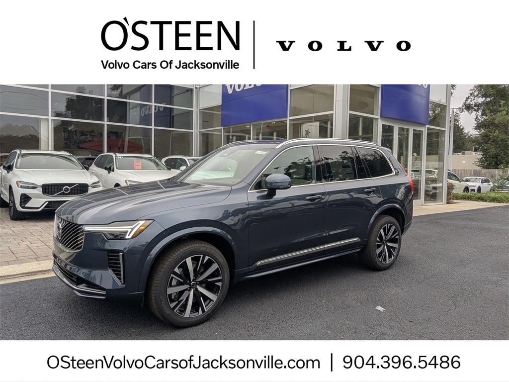 2026 Volvo XC90 Core's photo