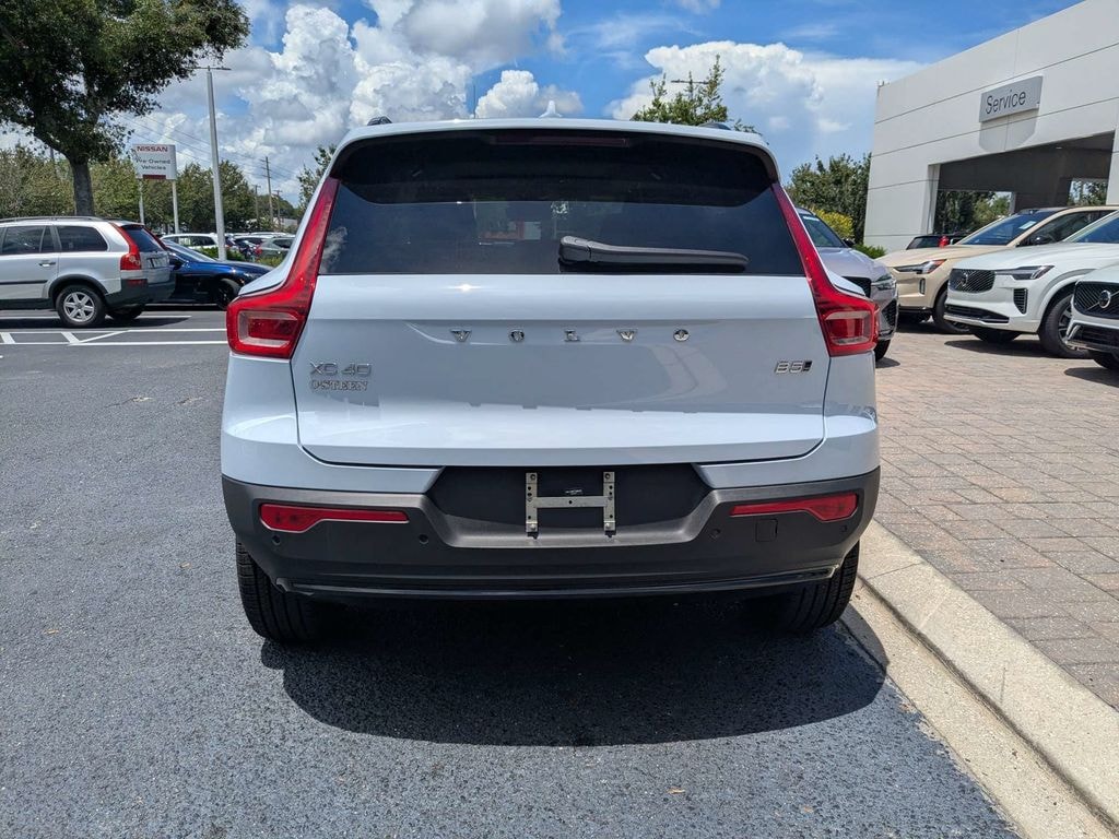 New 2026 Volvo XC40 B5 Ultra SUV