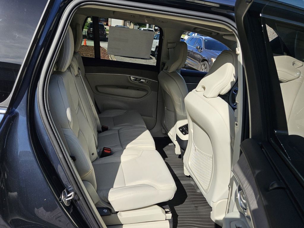 2026 Volvo XC90 Ultra - Photo 18