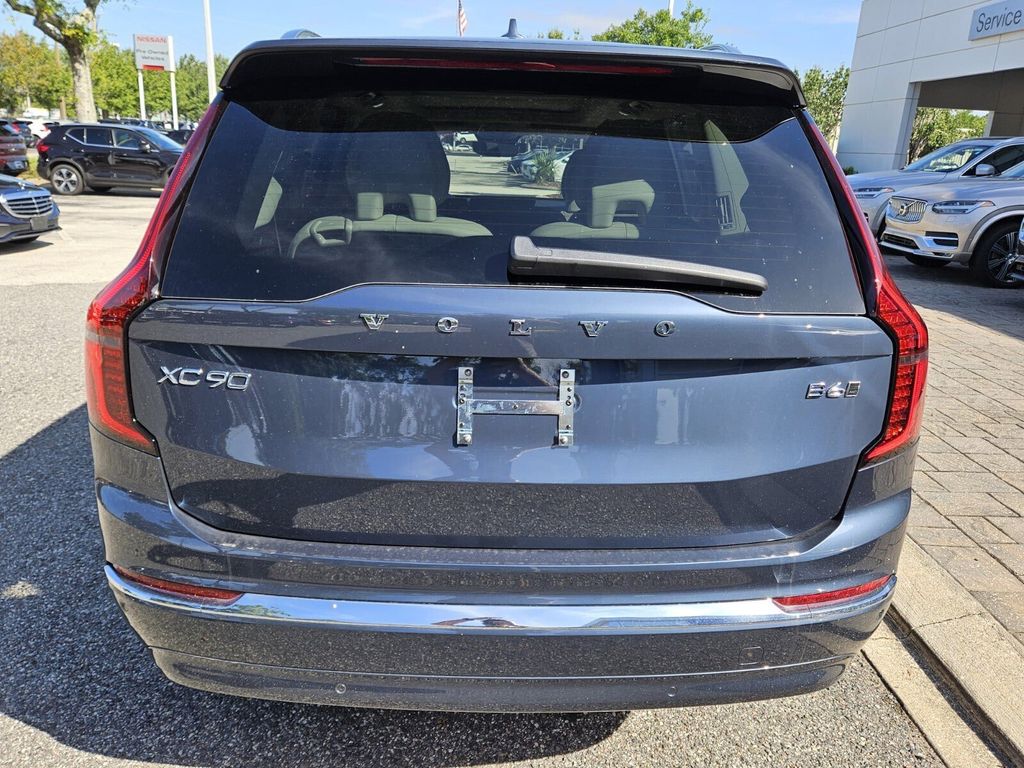2026 Volvo XC90 Ultra - Photo 10