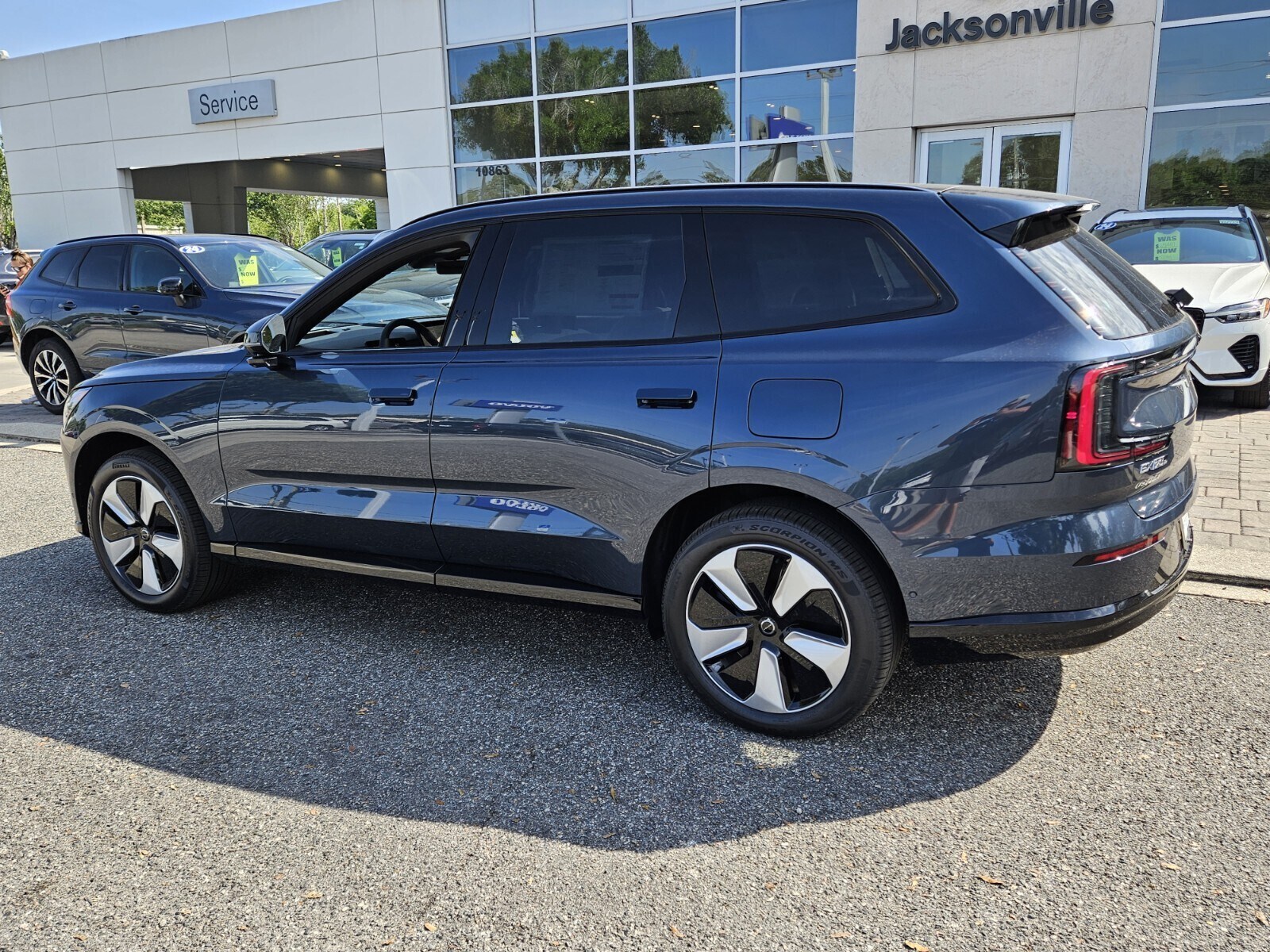 2025 Volvo EX90 Twin Motor Plus photo 3