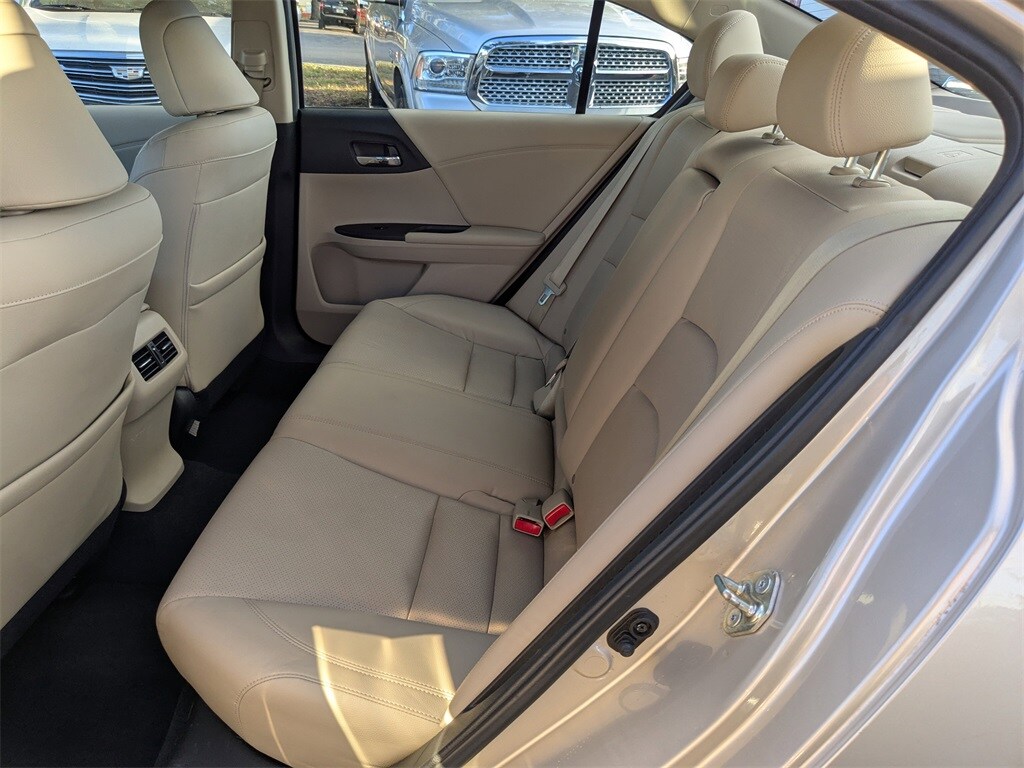 2015 Honda Accord Hybrid EX-L photo 2