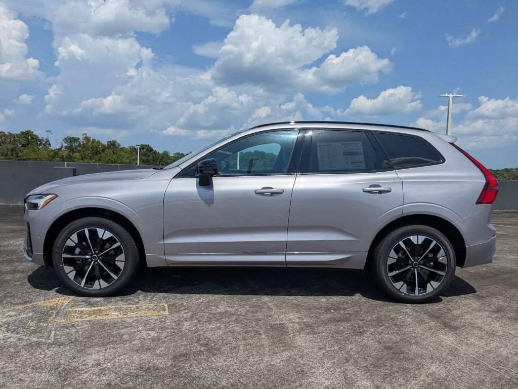 New 2026 Volvo XC60 B5 Plus SUV