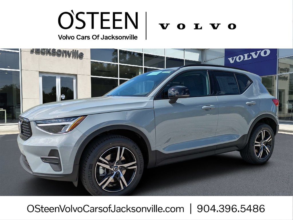 2026 Volvo XC40 B4 Core FWD SUV
