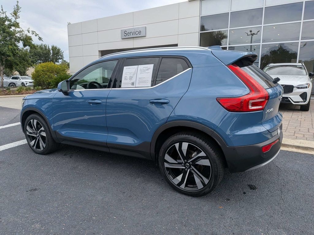Certified 2023 Volvo XC40 B4 FWD Plus Bright SUV