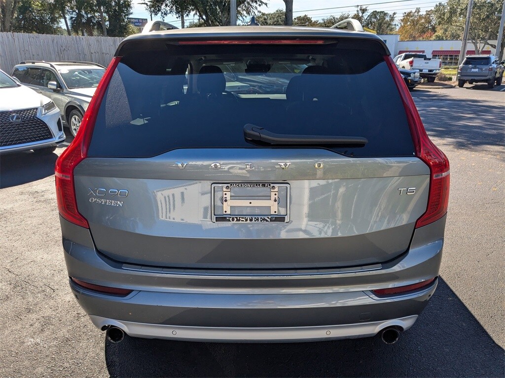 2018 Volvo XC90 T5 Momentum photo 4
