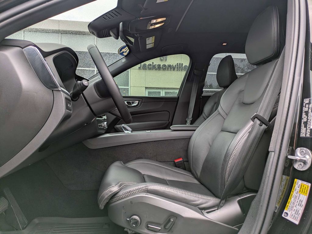 Used 2024 Volvo XC60 Ultimate with VIN YV4H60DJ7R1855447 for sale in Jacksonville, FL