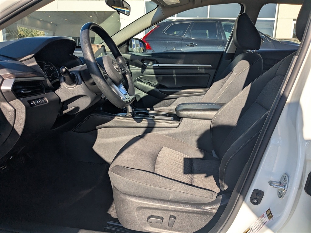 Used 2023 Nissan Altima 2.5 SV Sedan