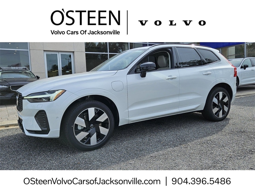 2025 Volvo XC60 Plus's photo