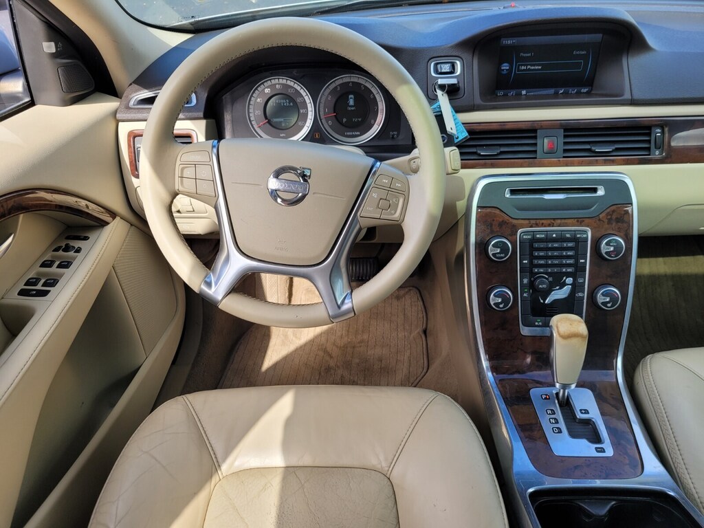 Used 2012 Volvo XC70 3.2 FWD w/Climate Package, Dual Stage Child Booster Seats, Technology Package Wagon