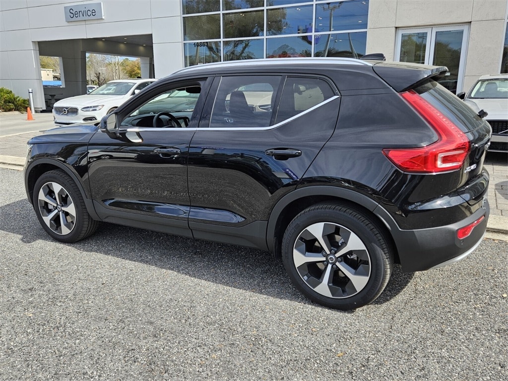 Used 2025 Volvo XC40 B5 Core Bright Theme SUV