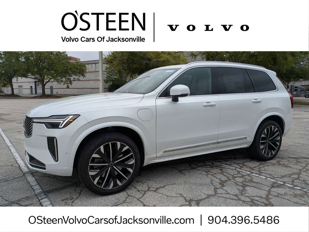2026 Volvo XC90 Plus