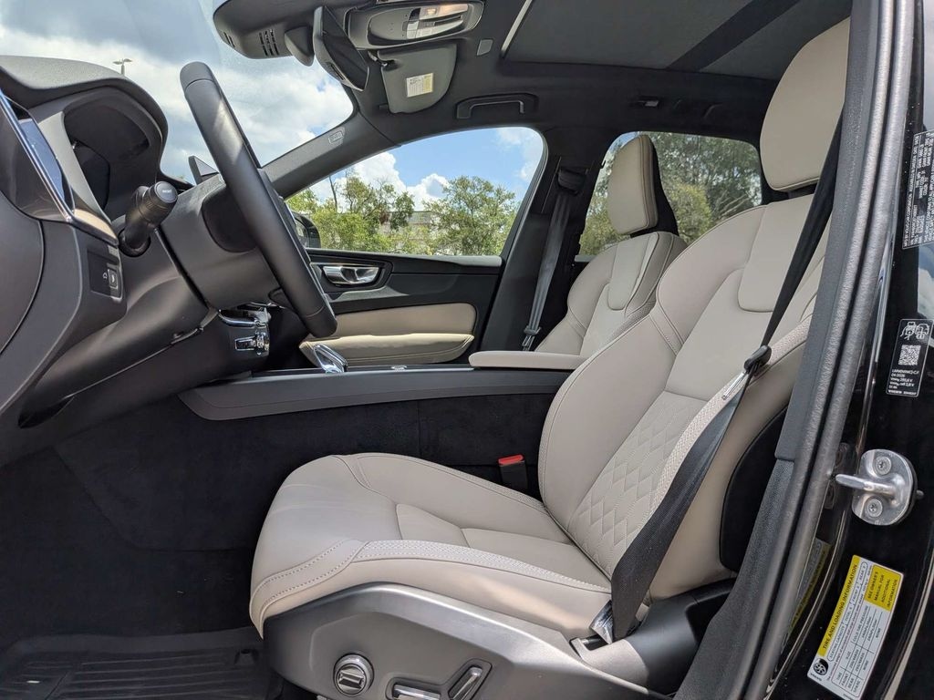 New 2026 Volvo XC60 plug-in hybrid T8 Plus SUV