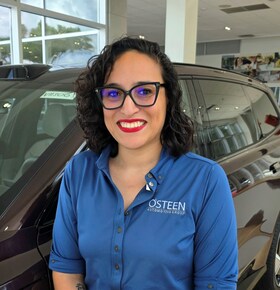 Staff member Kelly from ID_eeaa2b