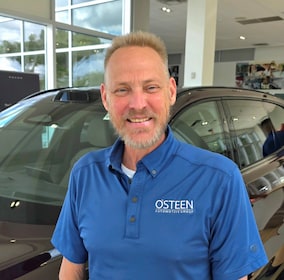 Staff member Chris T. from ID_94cc66