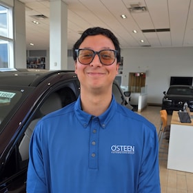 Staff member Almir T. from ID_94cc66