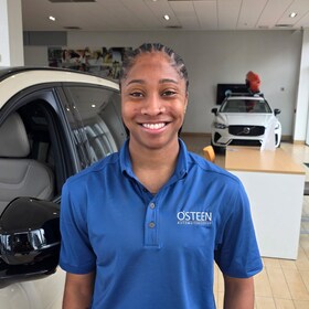 Staff member Niyah G. from ID_94cc66