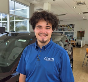 Staff member Tristan from ID_94cc66