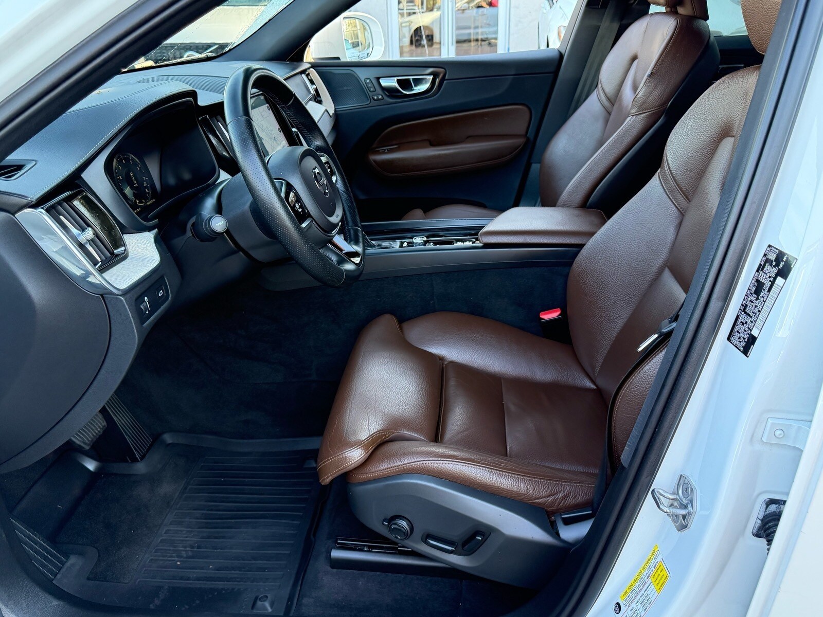 2019 Volvo XC60 T5 Inscription photo 2