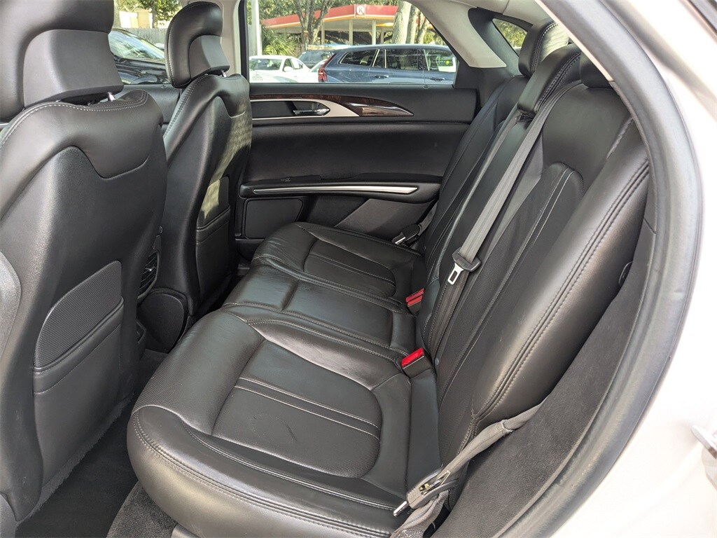 2014 Lincoln MKZ Hybrid photo 3