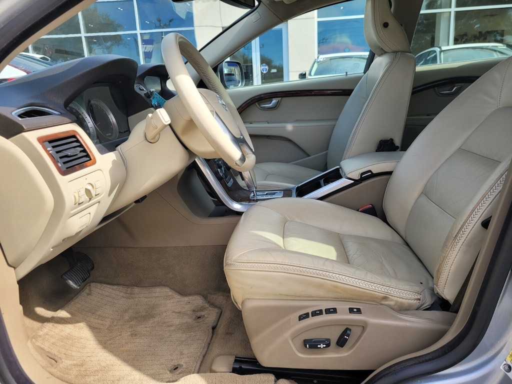 Used 2012 Volvo XC70 3.2 FWD w/Climate Package, Dual Stage Child Booster Seats, Technology Package Wagon