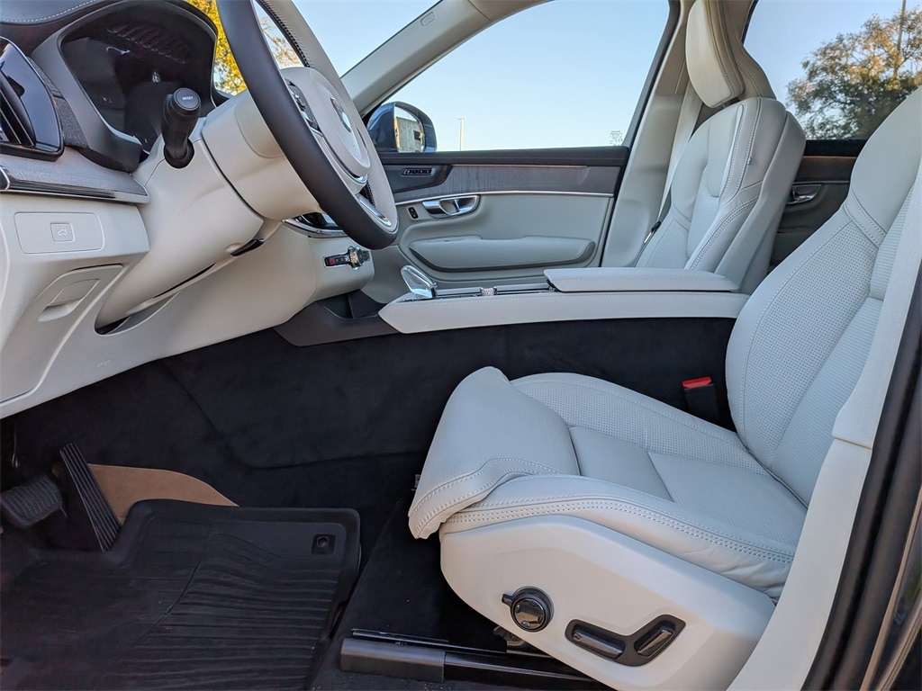 New 2026 Volvo XC90 B6 Ultra 7-Seater SUV