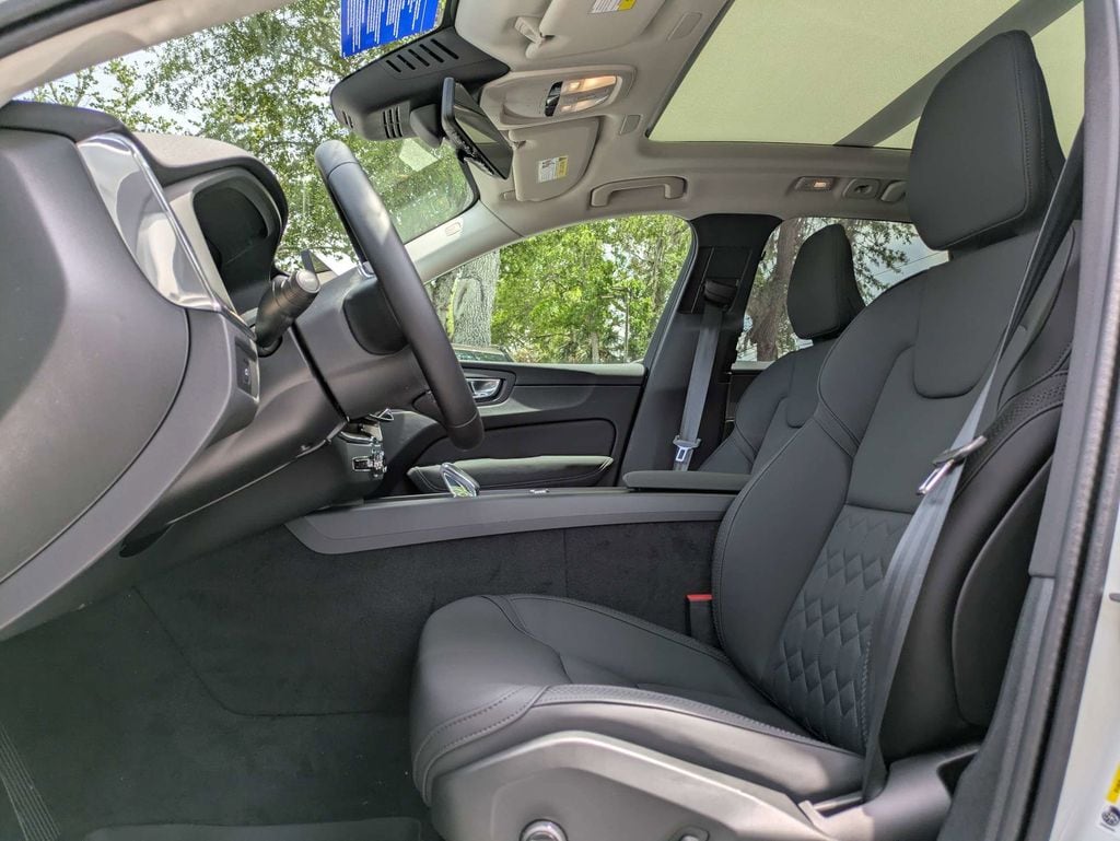 New 2026 Volvo XC60 B5 Plus SUV