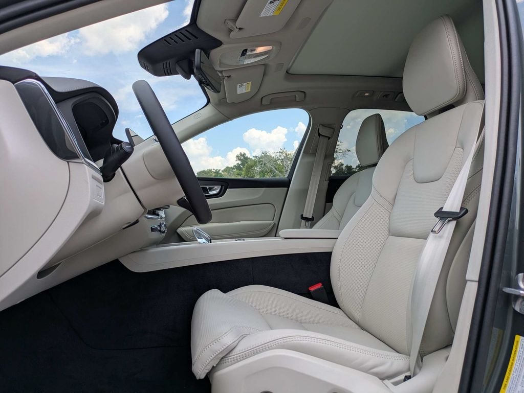 New 2026 Volvo XC60 plug-in hybrid T8 Ultra SUV