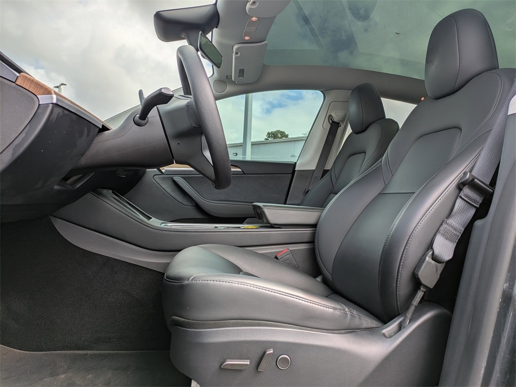 Used 2024 Tesla Model Y Long Range with VIN 7SAYGDEE1RA260173 for sale in Jacksonville, FL