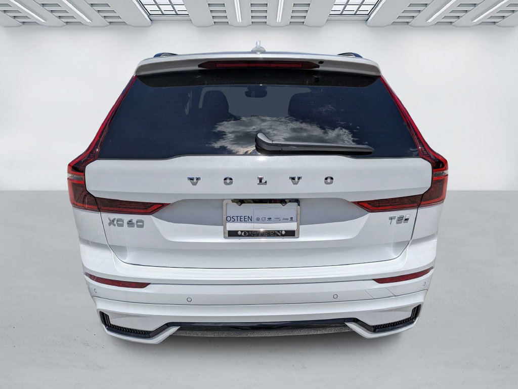 New 2026 Volvo XC60 plug-in hybrid T8 Core SUV