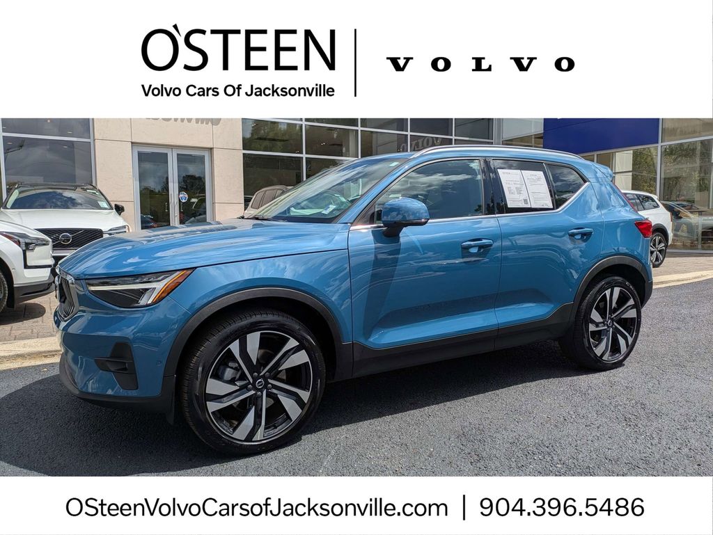 2023 Volvo XC40