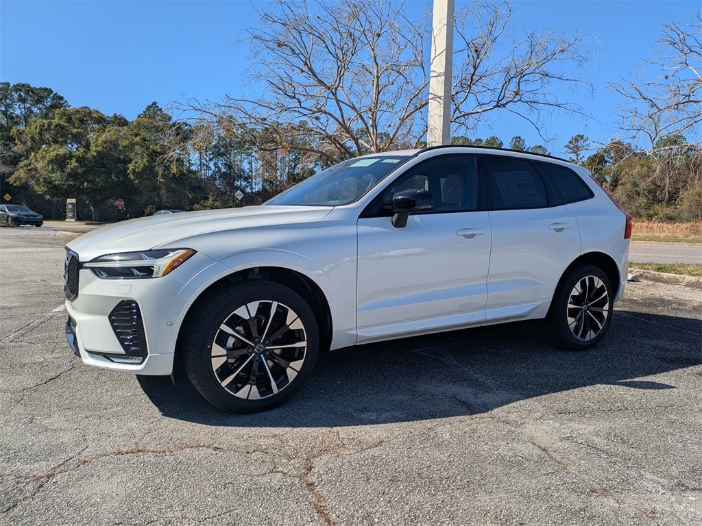 2026 Volvo XC60 Plus's photo
