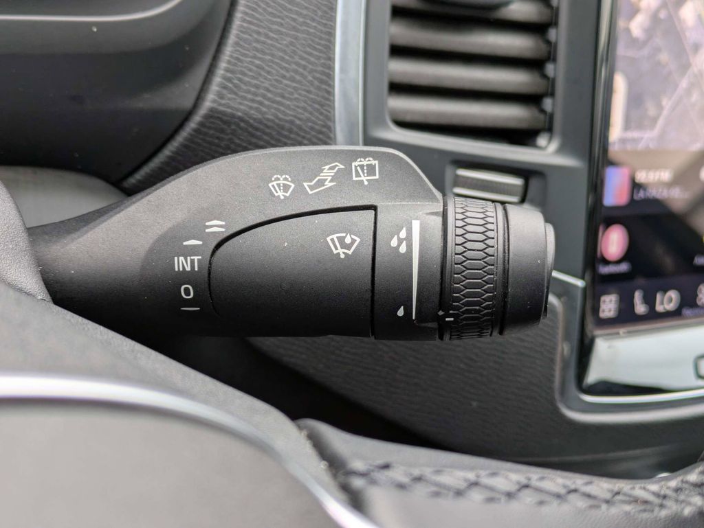 2025 Volvo XC90 Core - Photo 39