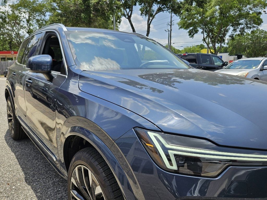 2025 Volvo XC90 Plus - Photo 20