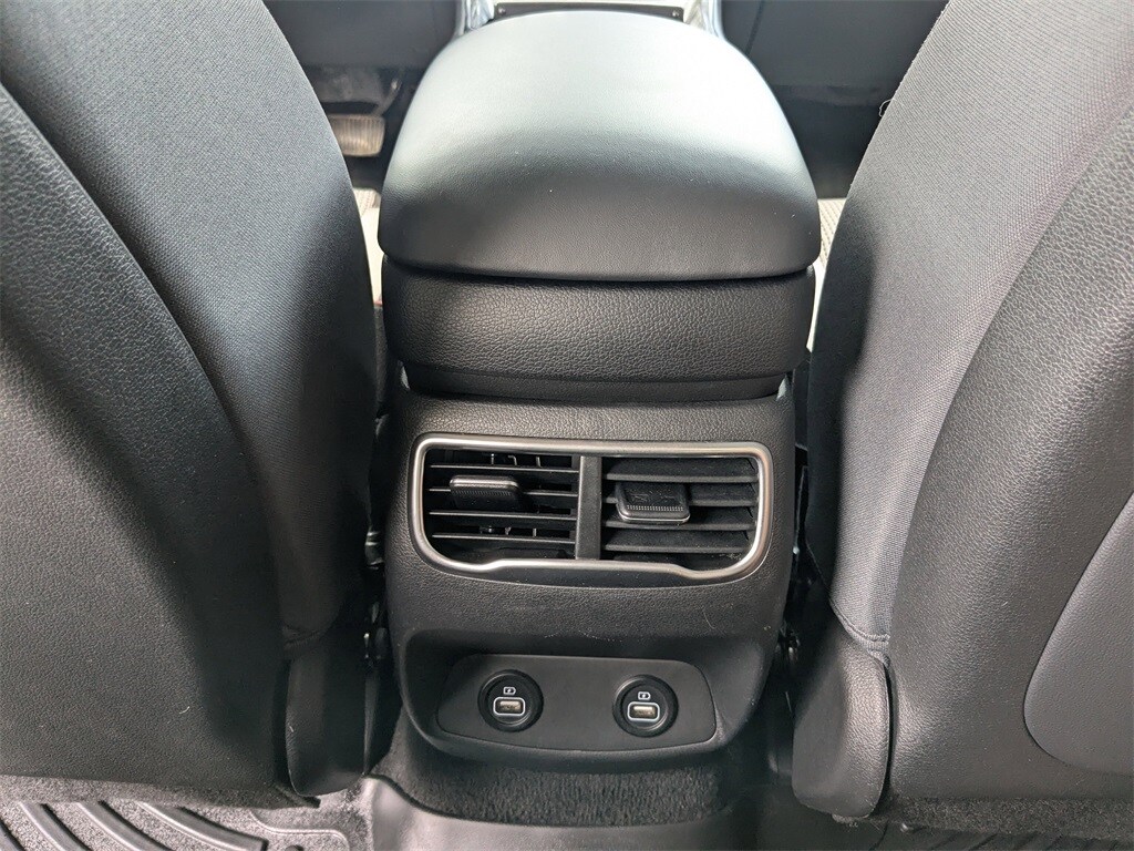 2022 Hyundai Santa Fe SEL photo 2