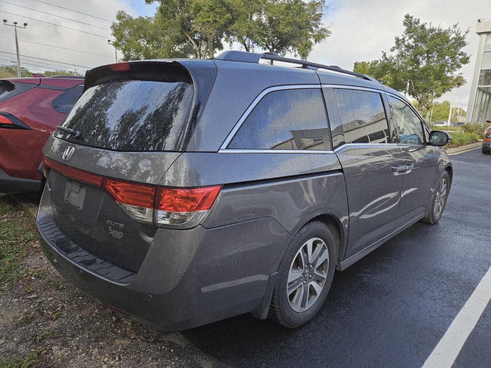 2015 Honda Odyssey Touring photo 4