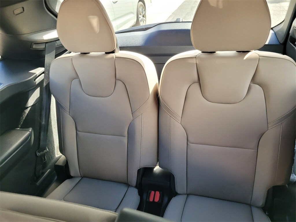 2026 Volvo XC90 Plus