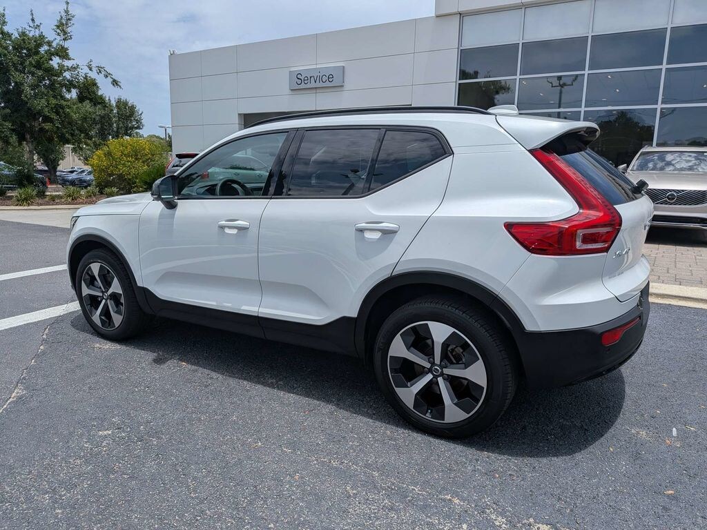 Certified 2025 Volvo XC40 B5 Plus Dark Theme SUV