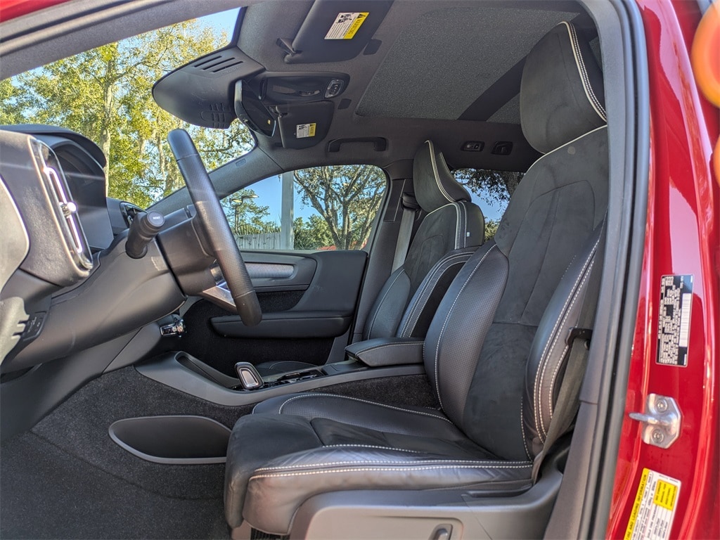 Used 2021 Volvo XC40 T5 R-Design SUV