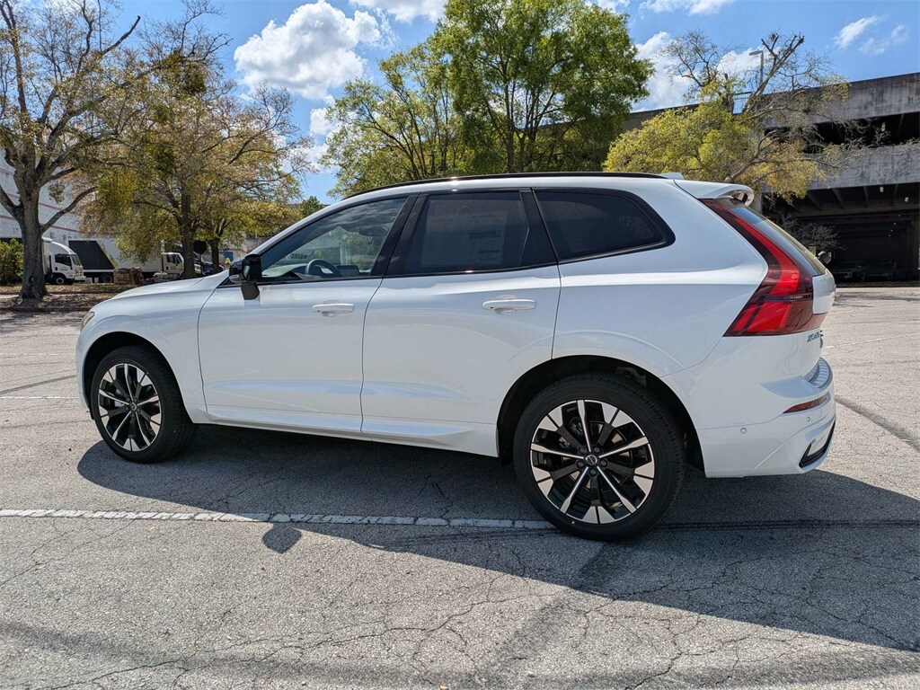 New 2026 Volvo XC60 B5 Plus SUV