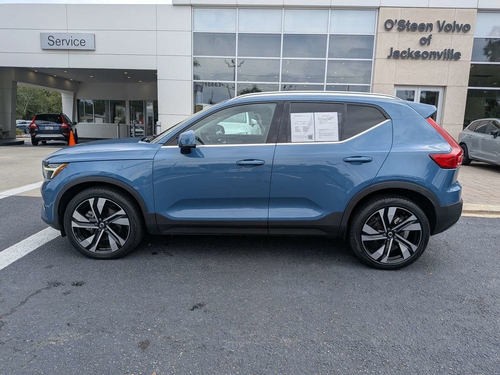 Certified 2023 Volvo XC40 B4 FWD Plus Bright SUV