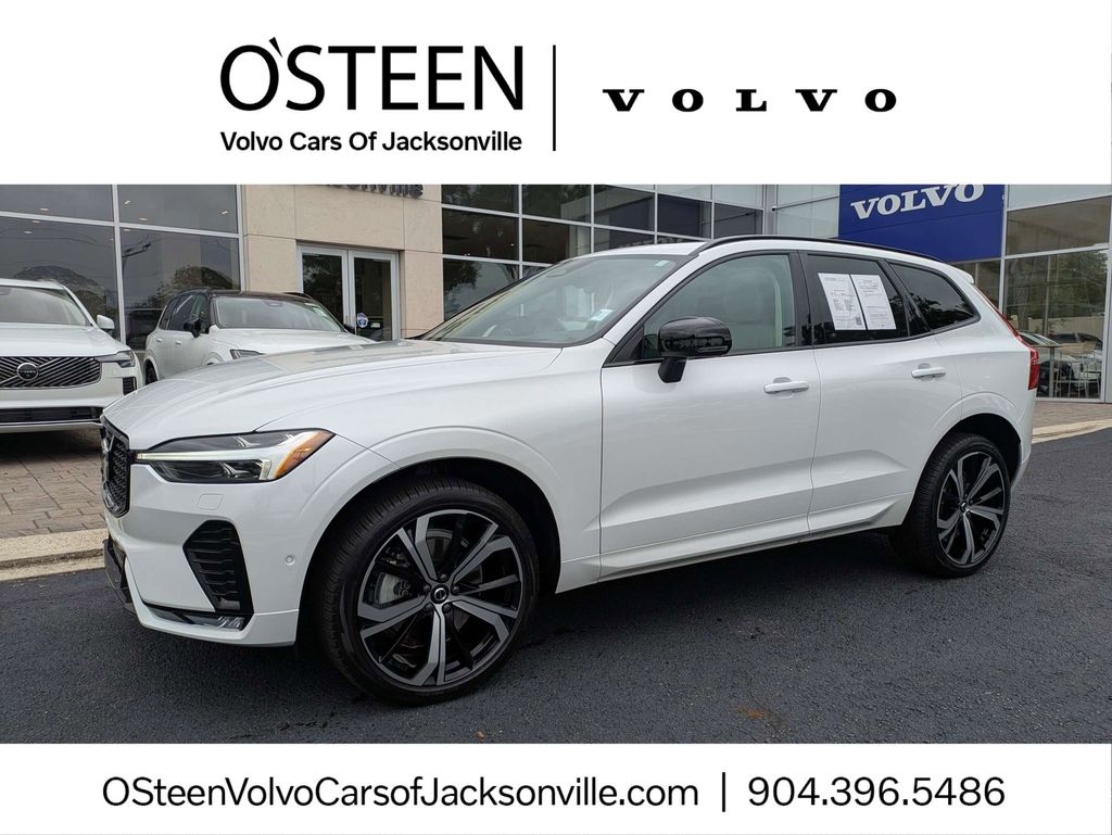 2025 Volvo XC60 B5 Ultra Dark AWD's photo