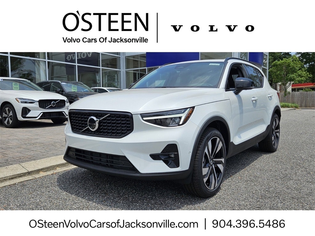 2025 Volvo XC40 Plus's photo
